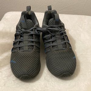 Puma mens size 8.5 tennis walking running shoes in good condition see photo’s